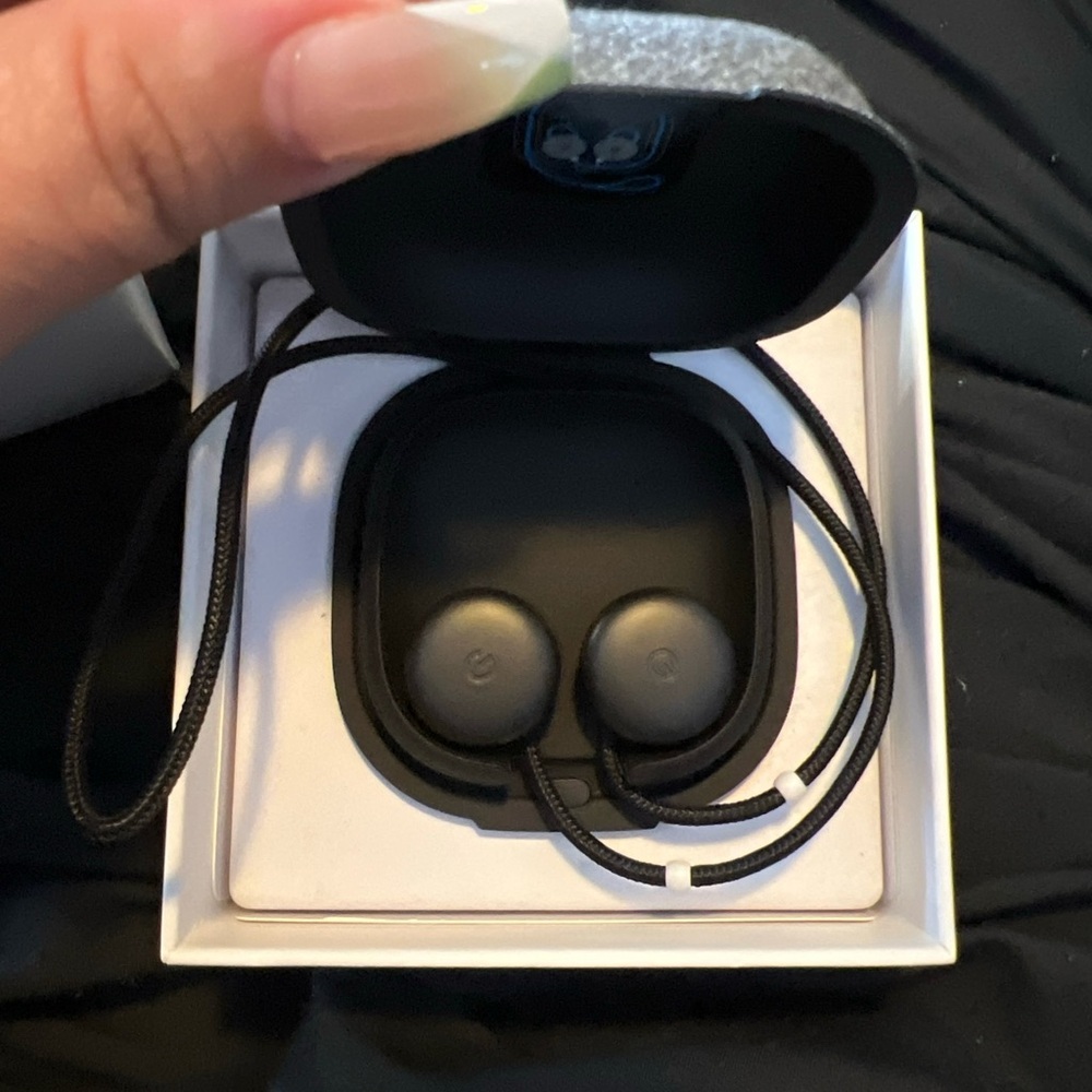 Google Pixel Buds - Picture 2 of 2